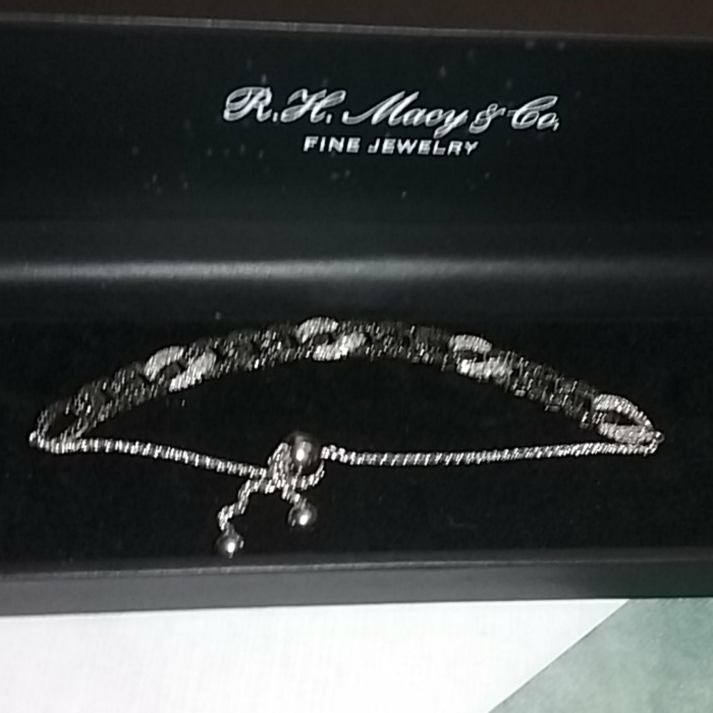 Fine Black and White Diamond White Gold Bracelet.